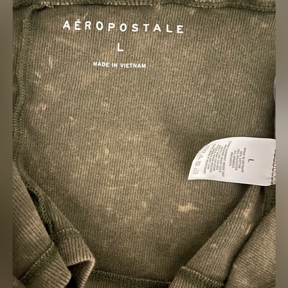 Large (in juniors) army green distressed crop halter top from Aeropostale - Picture 4 of 4